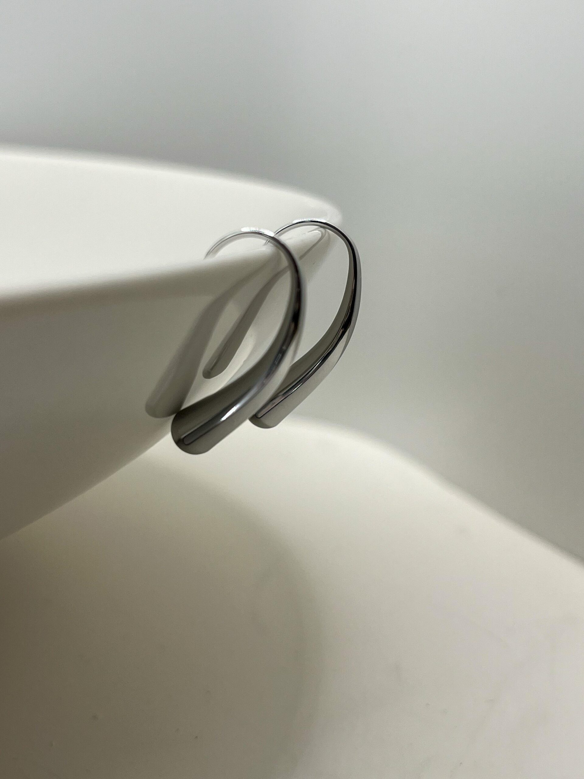 Brinco Pêndulo Minimalista Brinco Pêndulo Minimalista