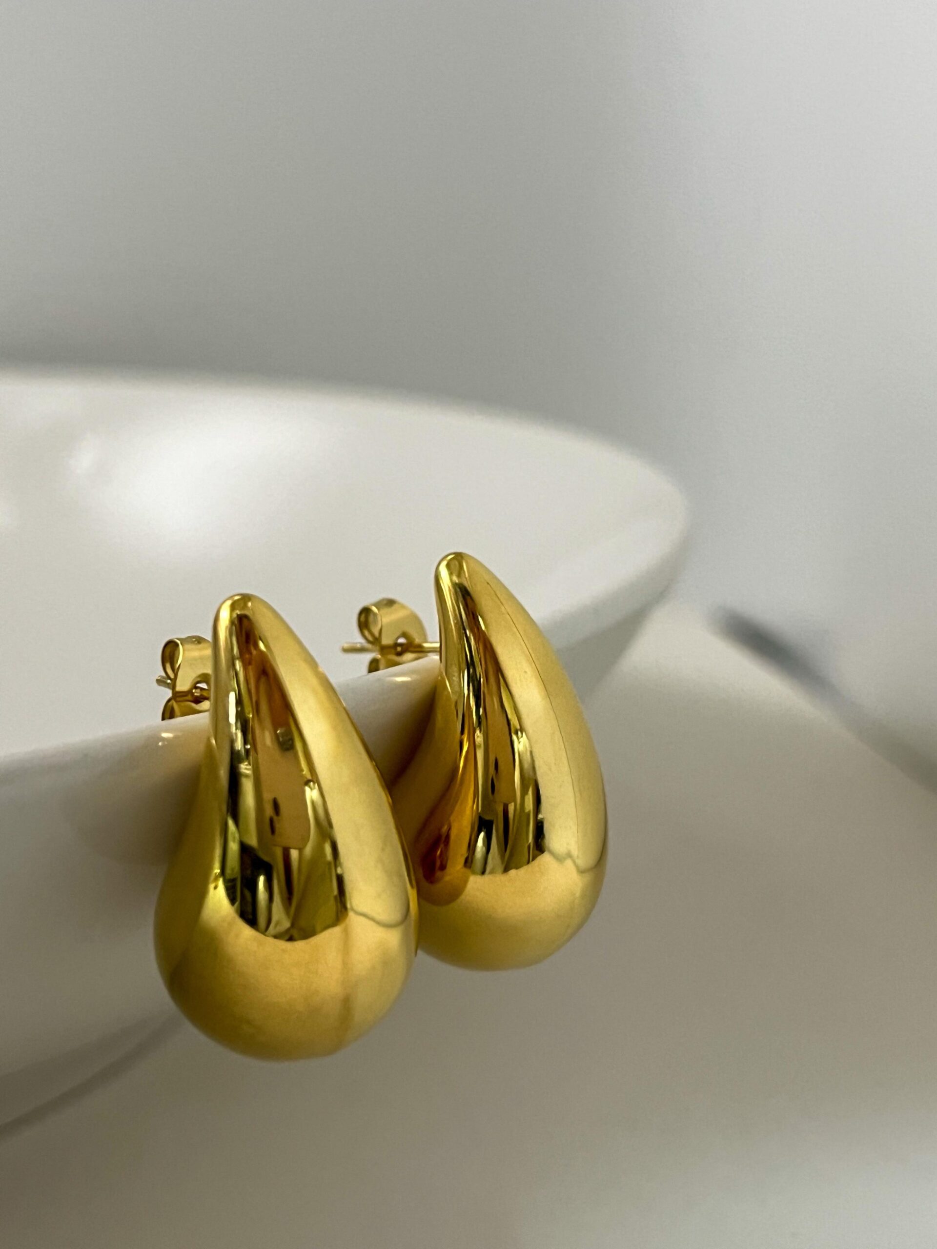 Brinco Formato De Gota Médio Brinco Formato De Gota Médio