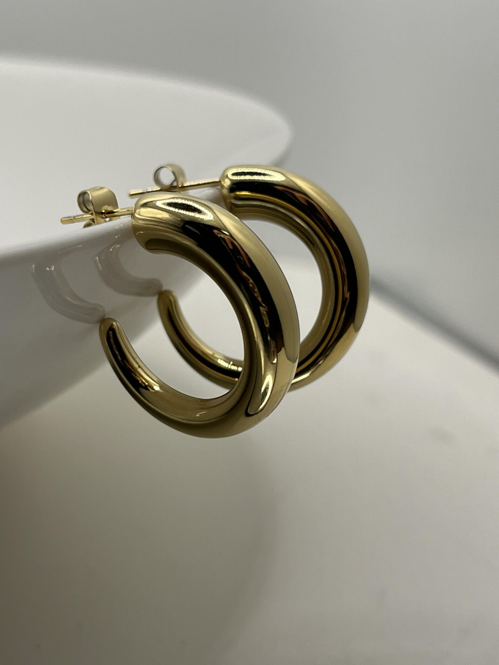 Brinco Argola Meia Lua Mini Brinco Argola Meia Lua Mini